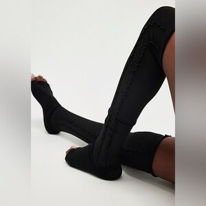 NWT! Free People FP Movement Ruffle Over The Knee Grip Open Toe Socks Sporty